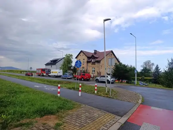 Zderzenie dwóch aut na DW 414 w Lubrzy – interwencja służb