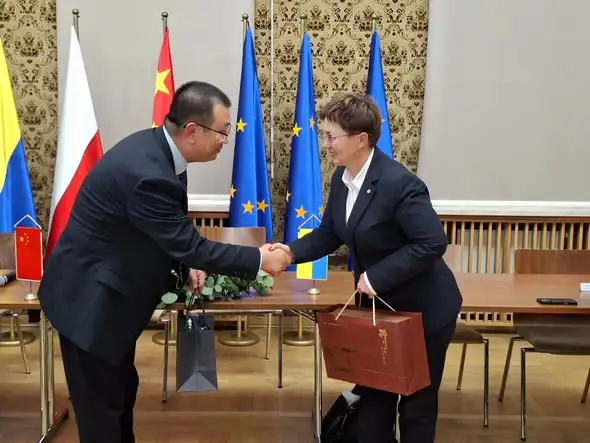 Opolskie otwiera się na Chiny: spotkanie z SinoCham w ratuszu