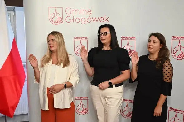 Głogówek: burmistrz przedłużył kontrakty czterem dyrektorkom szkół, trzy nauczycielki otrzymały awans