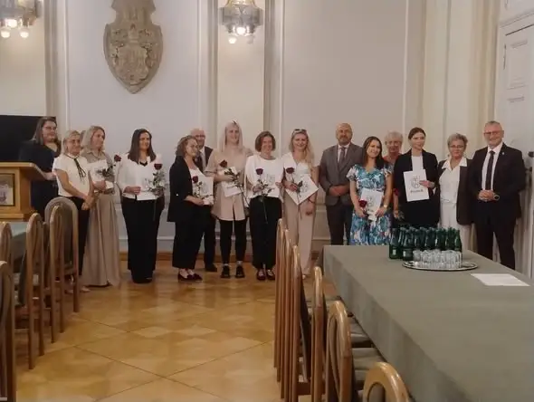Dziesięcioro nauczycieli z Prudnika otrzymało akty mianowania