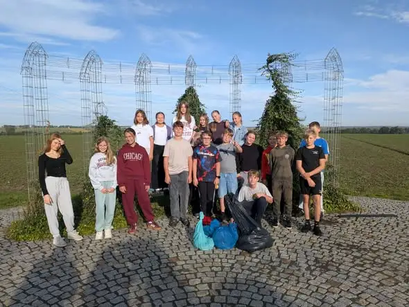 Uczniowie ze szkoły w Białej włączyli się w akcję „Sprzątanie świata”