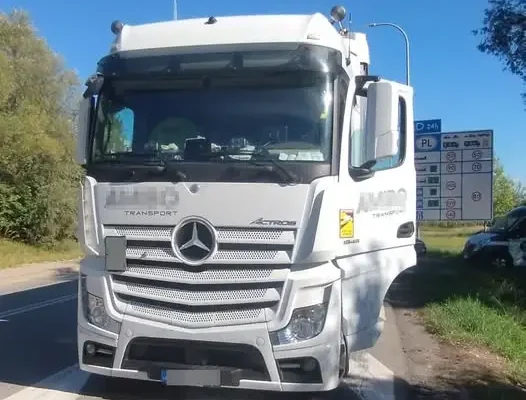 Pijany Ukrainiec za kierownicą ciężarówki, z podrobionym prawem jazdy – zatrzymanie na granicy