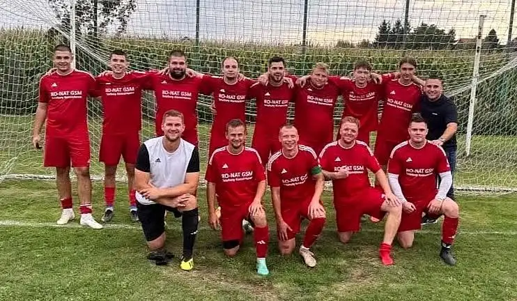 Seniorzy pewnie wygrywają 3:0. Kamil Lubaszka z dublem!