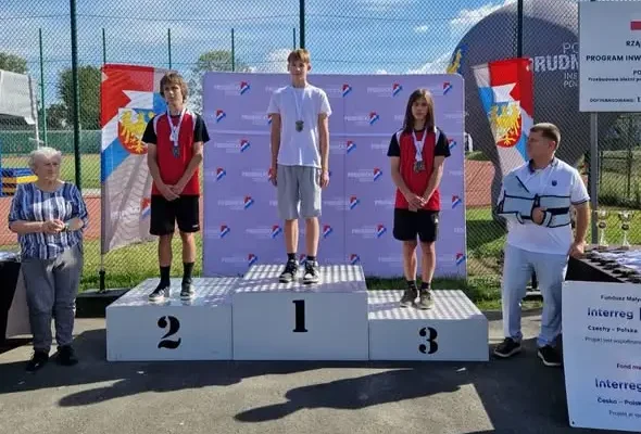 Młodzi lekkoatleci z Lubrzy z medalami na międzynarodowym turnieju w Czechach