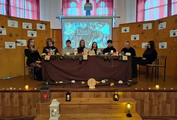 Narodowe Czytanie w ZS Głogówek: uczniowie interpretowali „Dziady” Mickiewicza