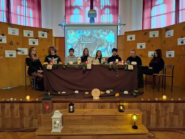 Narodowe Czytanie w ZS Głogówek: uczniowie interpretowali „Dziady” Mickiewicza