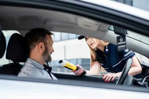 Pijany Ukrainiec za kierownicą ciężarówki z podrobionym prawem jazdy zatrzymany na granicy
