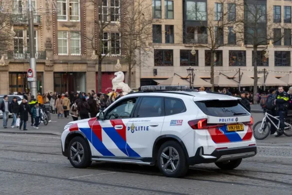 Opolska Policja z nowymi hybrydowymi radiowozami. 11 pojazdów trafiło do jednostek