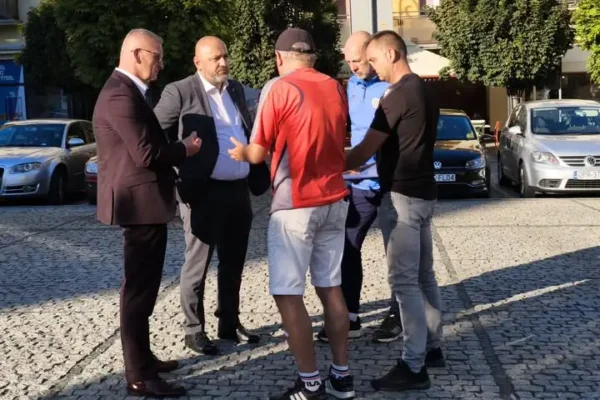 Spotkanie na prudnickim rynku o lokalnym sporcie – frekwencja rozczarowała
