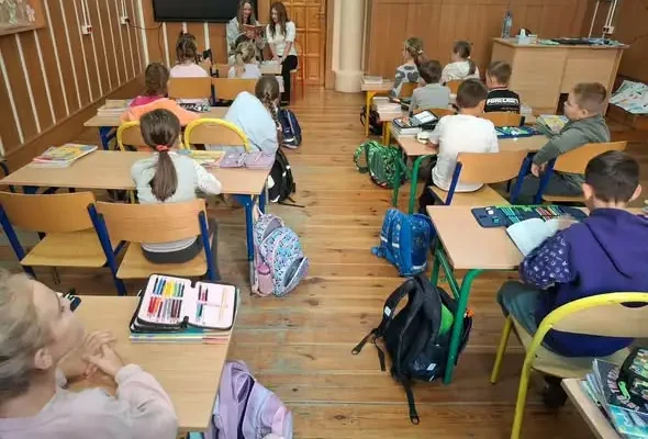 Ogólnopolski Dzień Głośnego Czytania w szkole – uczniowie czytali młodszym kolegom