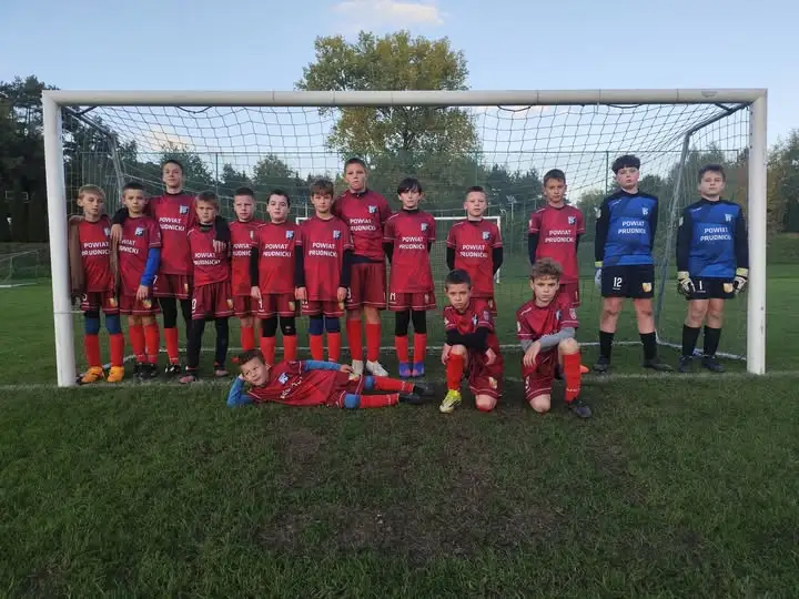 Wysoka porażka młodzików z liderem grupy AP Biała 0:9