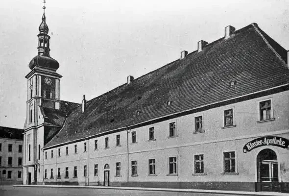 Historia prudnickiej apteki: od pokut kościelnych po walkę z cholerą