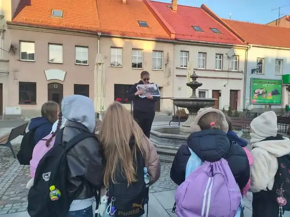 Uczniowie z Lubrzy odkrywali historyczne wieże Białej