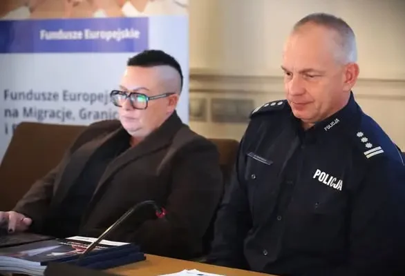 Opolska policja szkoli się z walki z przestępczością finansową i współpracy z e-commerce